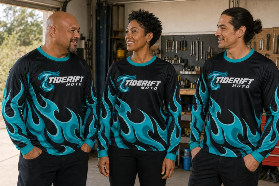 TIDERIFT MOTO team in Aqua Afterburn shirts.